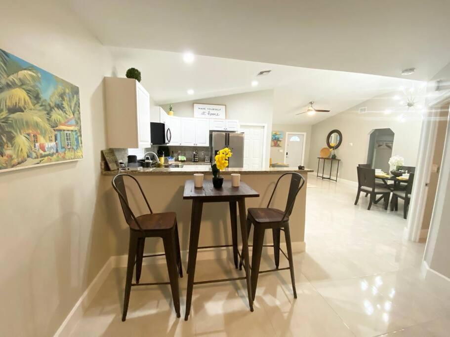 Spacious Home Near Downtown & The Beach Delray Beach Eksteriør bilde